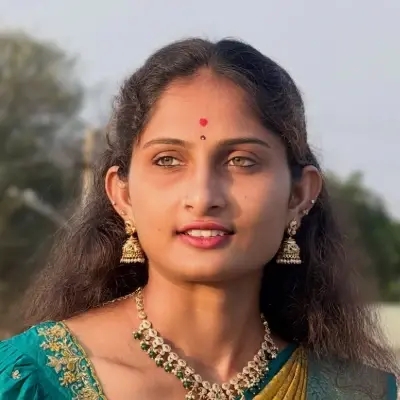 Gundeboina jhansi