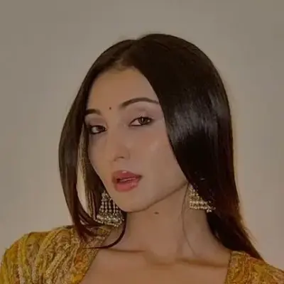 Oviya Darnal