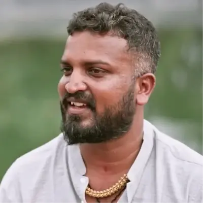 Varthur Santhoshkumar S