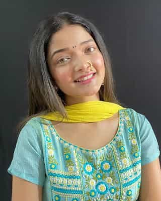 Zoya Khan